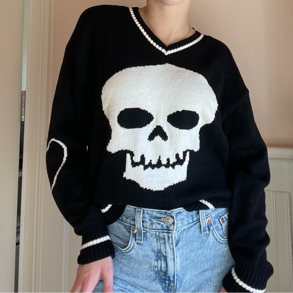Ring Street Skull Knit Sweater - Picture 2 of 6